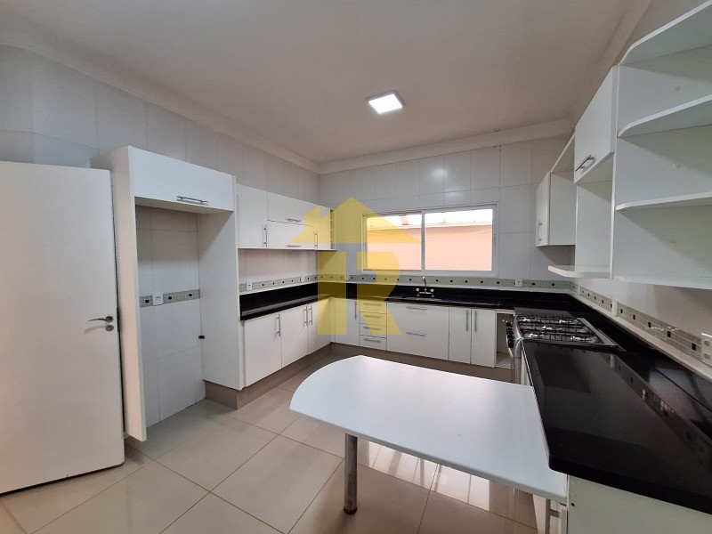 Casa de Condomínio com 3 quartos à venda, 247m² — foto 9 de 24