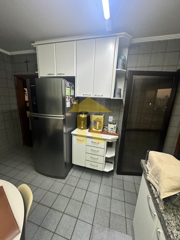Apartamento com 3 quartos à venda, 132m² — foto 11 de 26