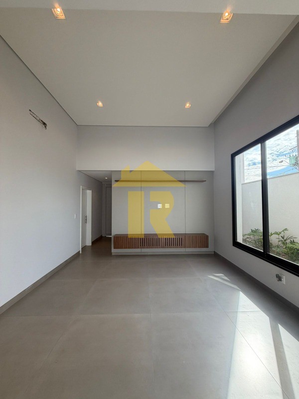 Casa de Condomínio com 3 quartos à venda, 181m² — foto 3 de 25