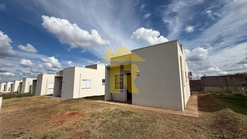 Casa de Condomínio com 2 quartos à venda, 45m² — foto 2 de 33