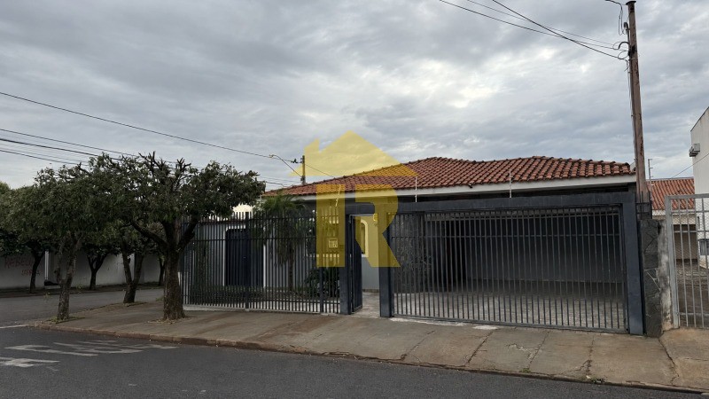 Casa com 3 quartos à venda, 245m² — foto 1 de 29