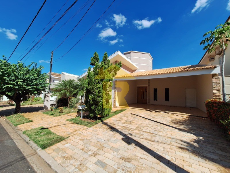 Casa de Condomínio com 3 quartos à venda, 247m² — foto 3 de 24
