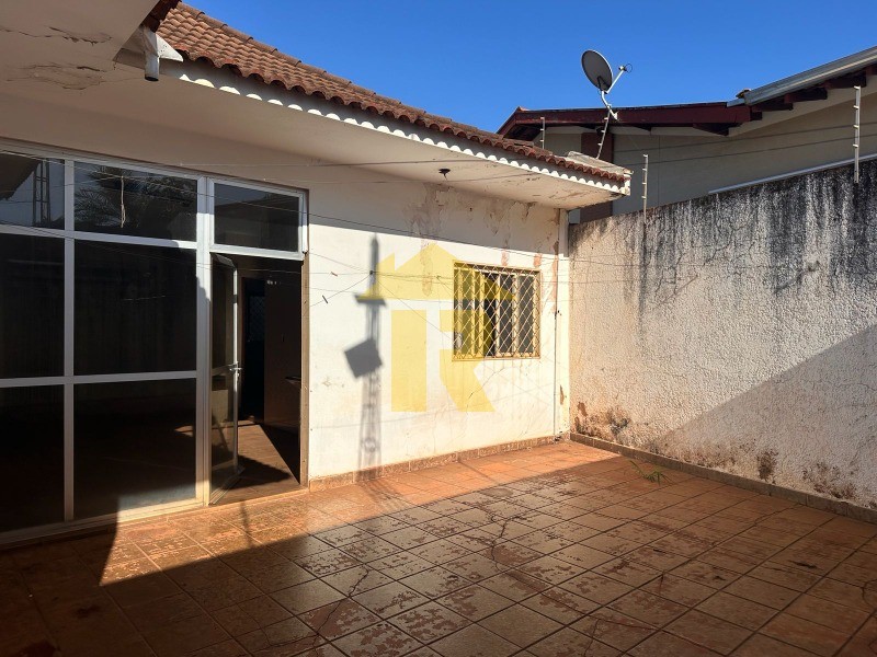 Casa com 3 quartos à venda, 300m² — foto 17 de 34
