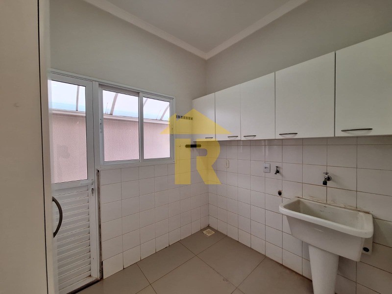 Casa de Condomínio com 3 quartos à venda, 247m² — foto 18 de 24