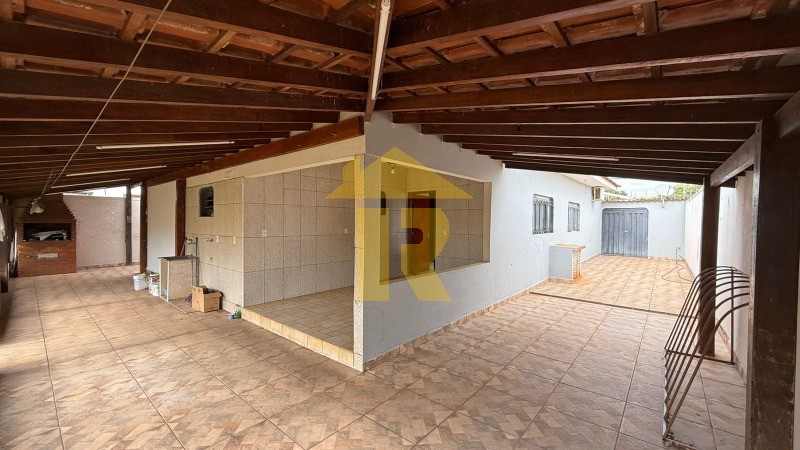 Casa com 3 quartos à venda, 245m² — foto 18 de 29