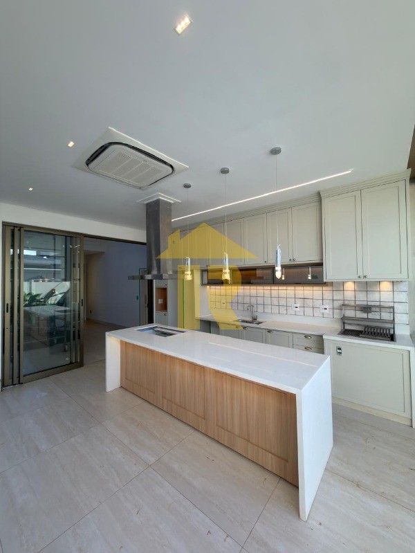 Casa de Condomínio com 3 quartos à venda, 180m² — foto 2 de 21