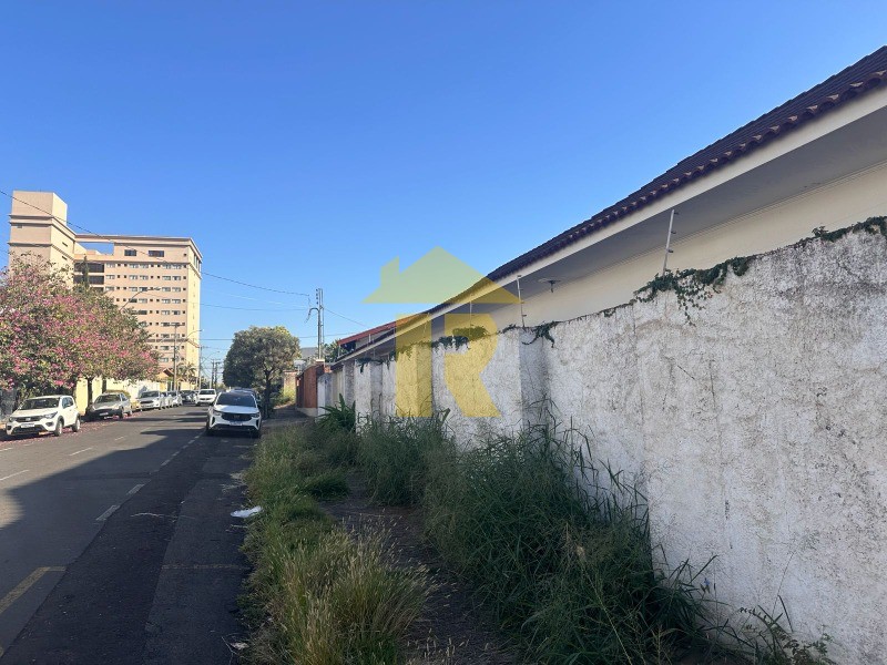 Casa com 3 quartos à venda, 300m² — foto 6 de 34