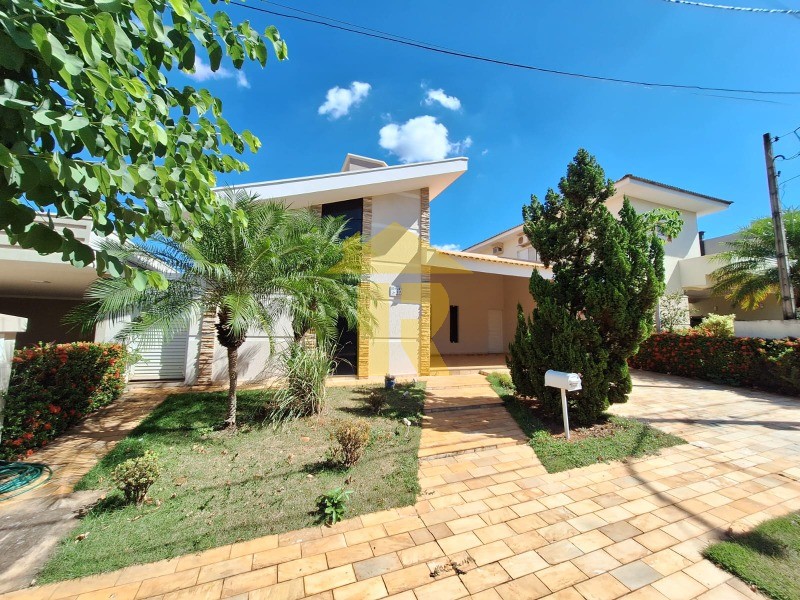 Casa de Condomínio com 3 quartos à venda, 247m² — foto 2 de 24