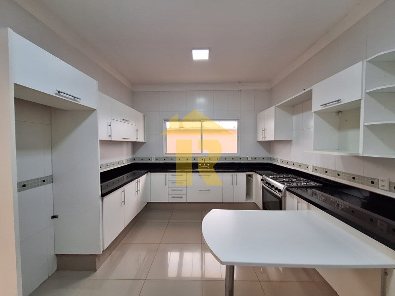 Casa de Condomínio com 3 quartos à venda, 247m² — foto 7 de 24