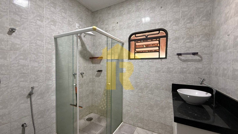 Casa com 3 quartos à venda, 245m² — foto 26 de 29