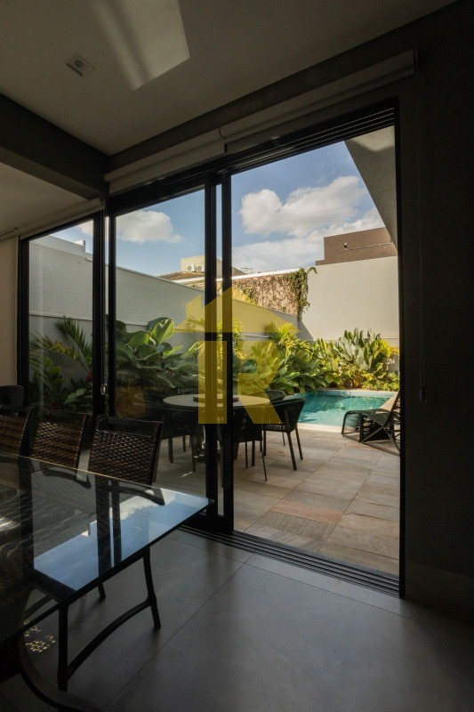 Casa de Condomínio com 3 quartos à venda, 313m² — foto 9 de 25