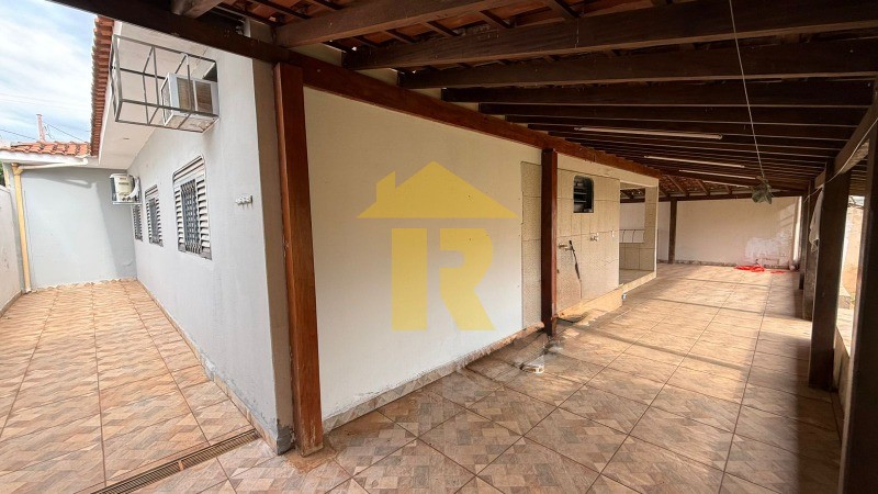 Casa com 3 quartos à venda, 245m² — foto 19 de 29