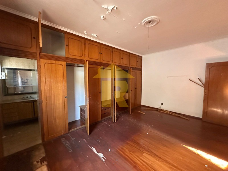 Casa com 3 quartos à venda, 300m² — foto 32 de 34