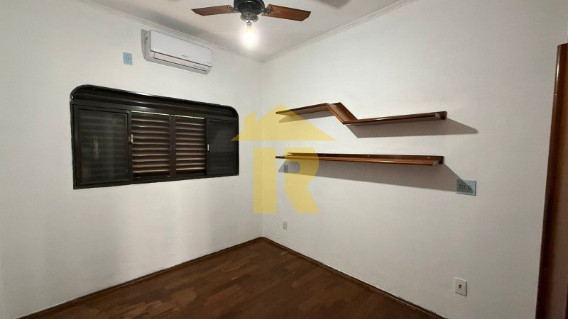 Casa com 3 quartos à venda, 245m² — foto 24 de 29