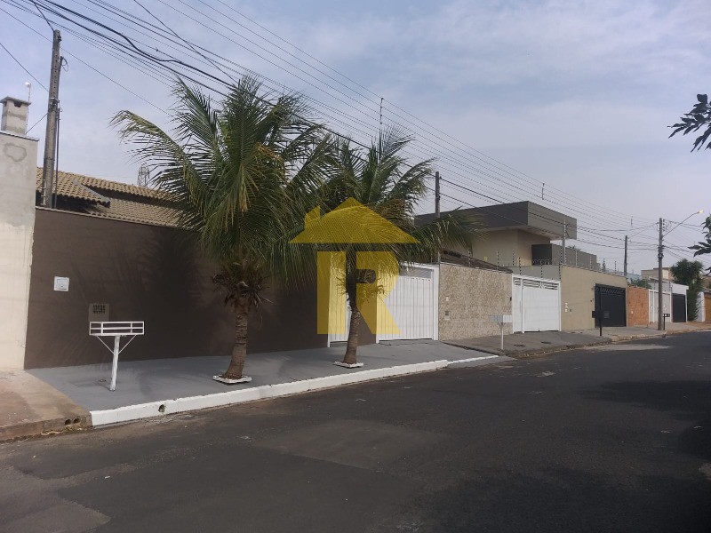 Casa com 2 quartos à venda, 90m² — foto 2 de 27