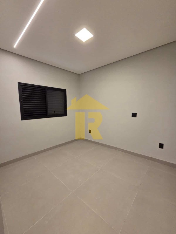 Casa com 3 quartos à venda, 120m² — foto 32 de 33