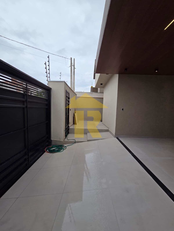 Casa com 3 quartos à venda, 120m² — foto 4 de 33
