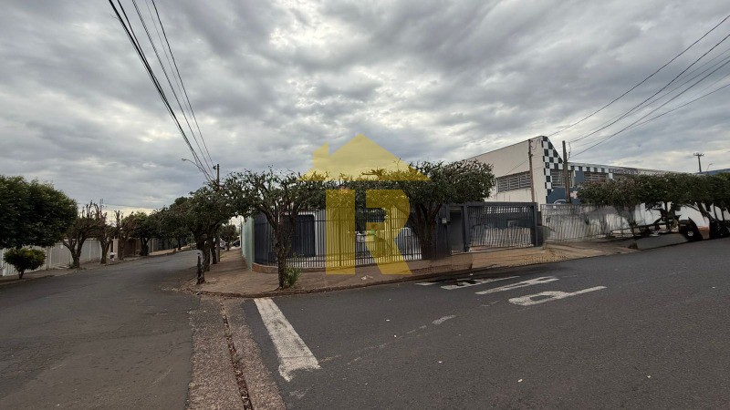 Casa com 3 quartos à venda, 245m² — foto 4 de 29