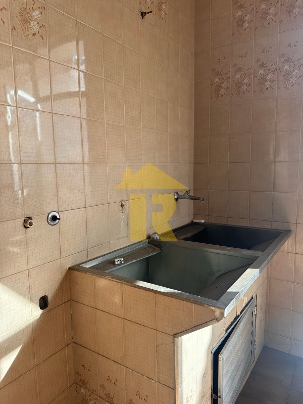 Casa com 3 quartos à venda, 300m² — foto 19 de 34