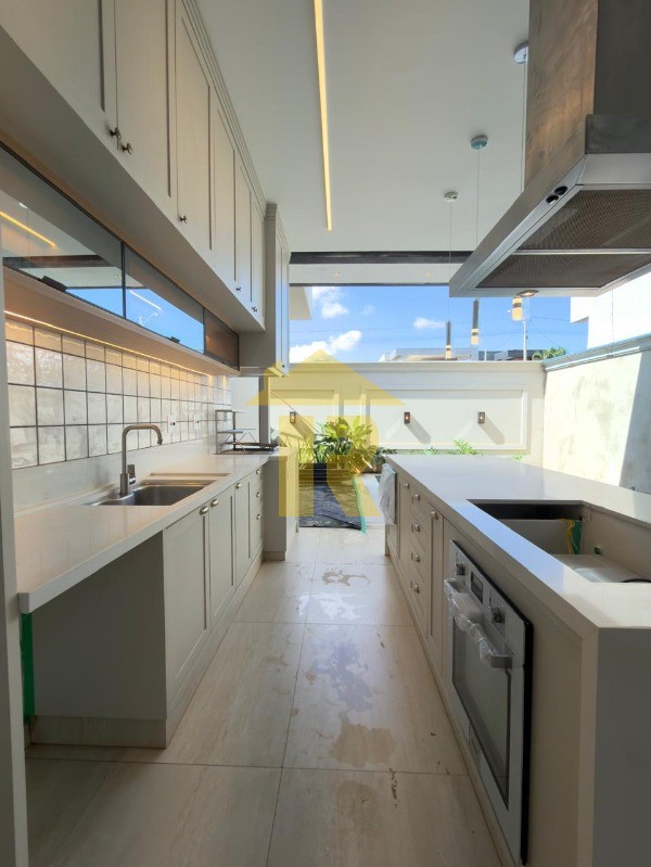 Casa de Condomínio com 3 quartos à venda, 180m² — foto 8 de 21