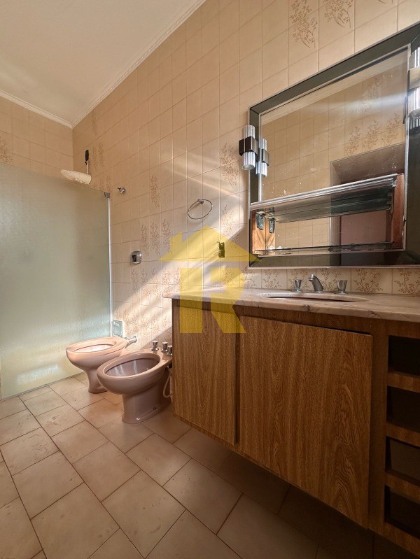 Casa com 3 quartos à venda, 300m² — foto 30 de 34