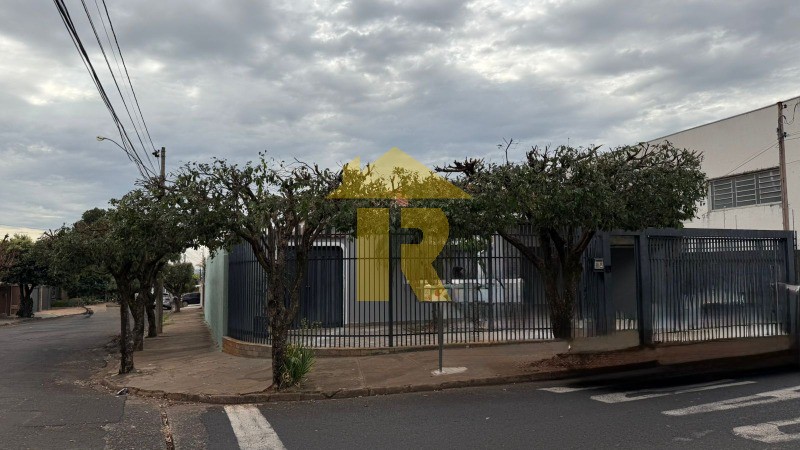 Casa com 3 quartos à venda, 245m² — foto 3 de 29