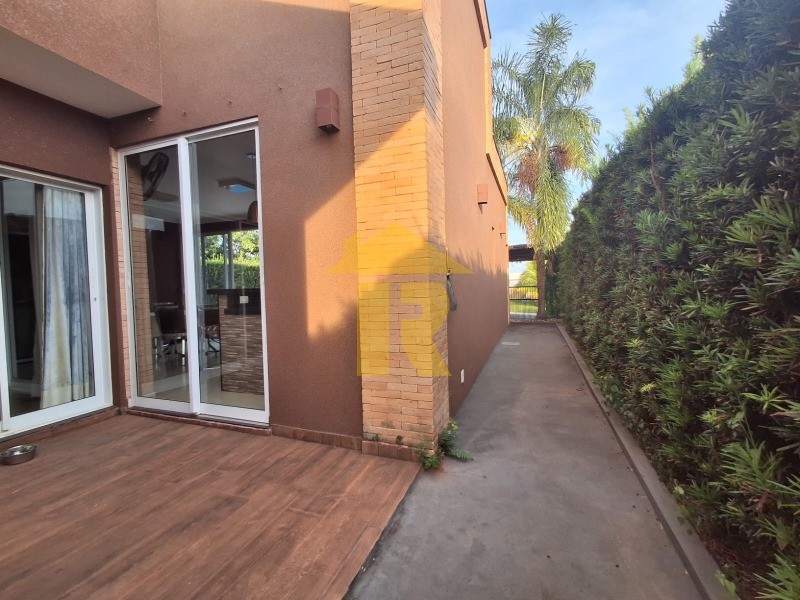 Casa de Condomínio com 3 quartos à venda, 250m² — foto 12 de 56