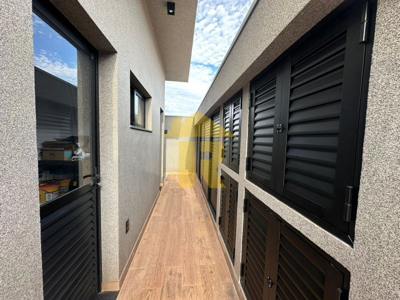 Casa de Condomínio com 3 quartos à venda, 247m² — foto 13 de 25