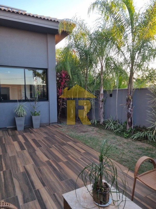 Casa de Condomínio com 3 quartos à venda, 230m² — foto 25 de 41