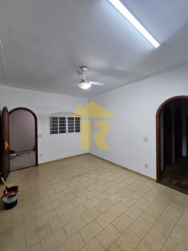 Casa com 3 quartos à venda, 173m² — foto 11 de 27