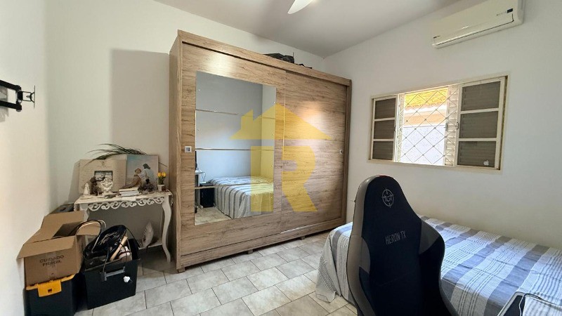 Casa com 3 quartos à venda, 220m² — foto 34 de 39