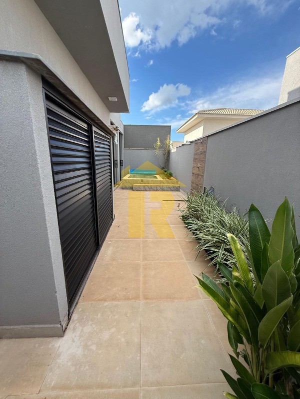 Casa de Condomínio com 3 quartos à venda, 250m² — foto 21 de 40