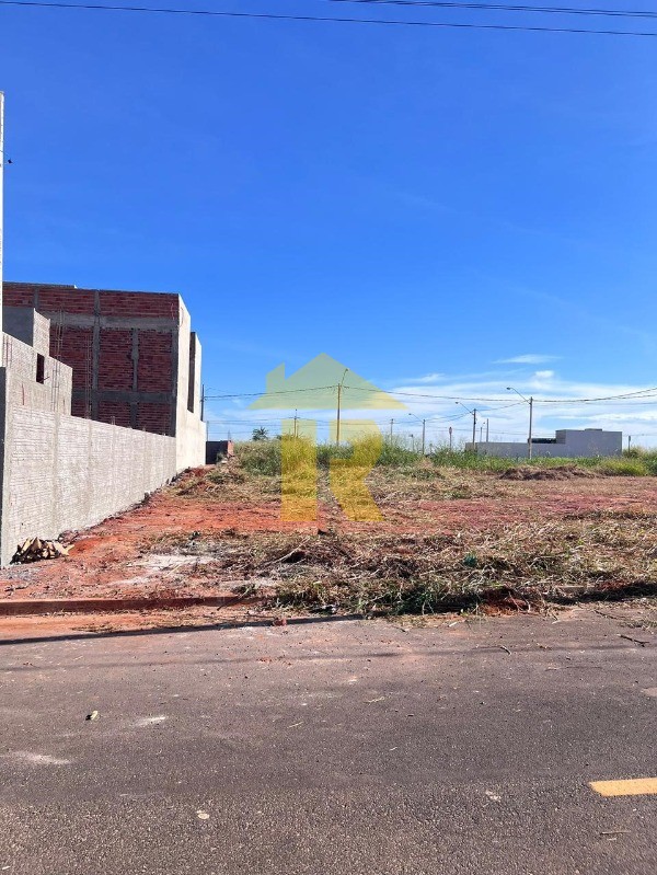Terreno / Lote / Condomínio  à venda, 204m² — foto 1 de 12
