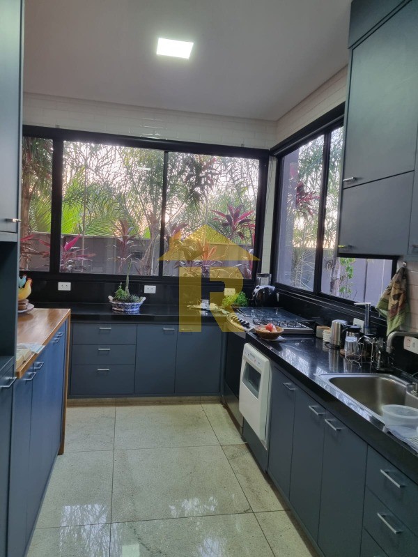 Casa de Condomínio com 3 quartos à venda, 230m² — foto 15 de 41