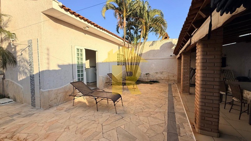 Casa com 3 quartos à venda, 220m² — foto 28 de 39