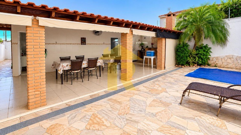 Casa com 3 quartos à venda, 220m² — foto 22 de 39