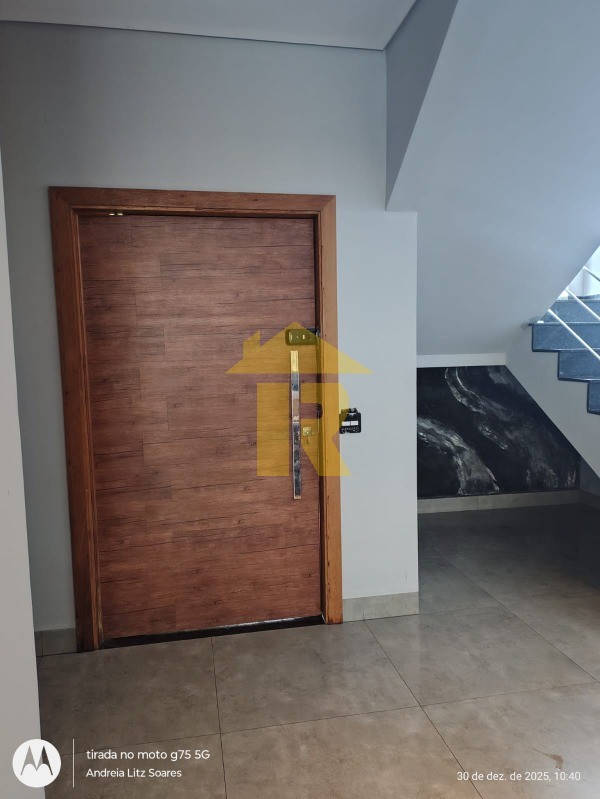 Casa de Condomínio com 4 quartos à venda, 260m² — foto 4 de 40