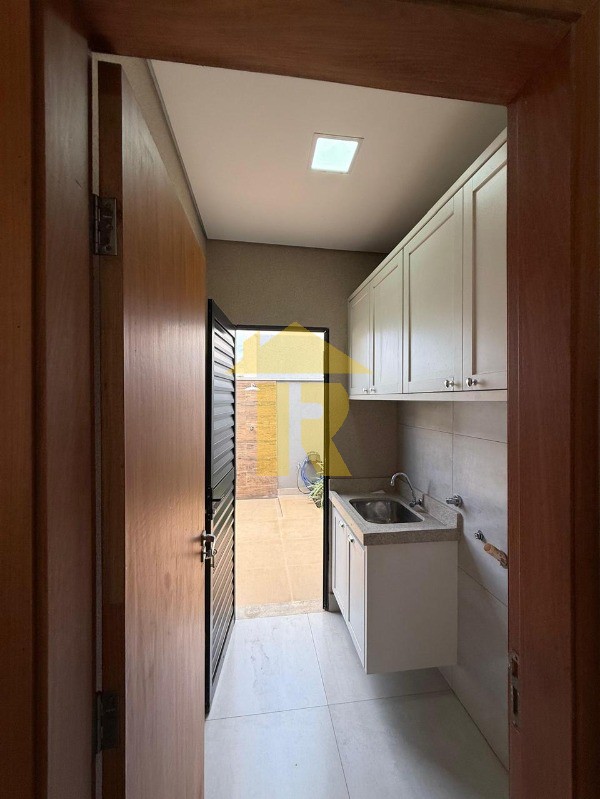Casa de Condomínio com 3 quartos à venda, 250m² — foto 19 de 40