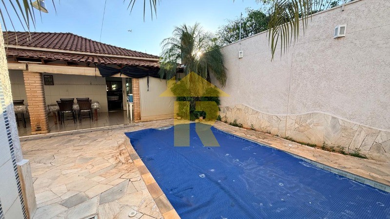 Casa com 3 quartos à venda, 220m² — foto 23 de 39