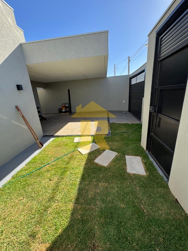 Casa com 2 quartos à venda, 72m² — foto 2 de 20
