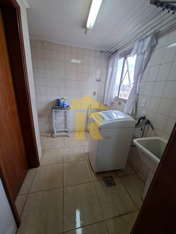 Apartamento com 3 quartos à venda, 115m² — foto 2 de 21