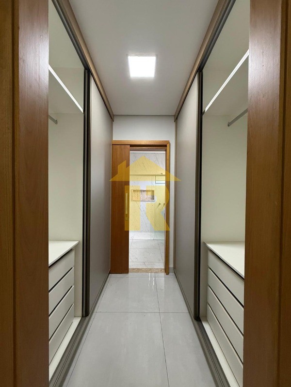 Casa de Condomínio com 3 quartos à venda, 250m² — foto 27 de 40