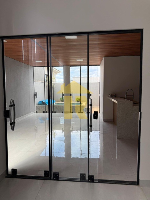 Casa de Condomínio com 3 quartos à venda, 250m² — foto 13 de 40