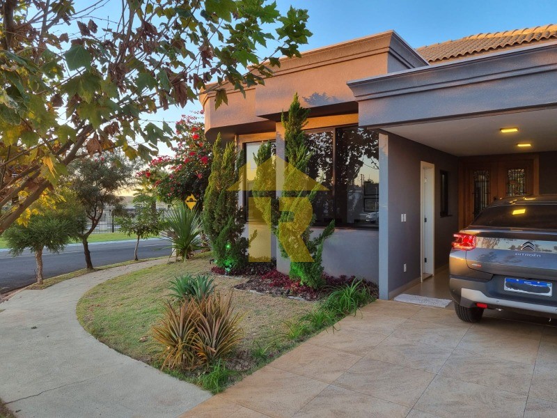 Casa de Condomínio com 3 quartos à venda, 230m² — foto 2 de 41