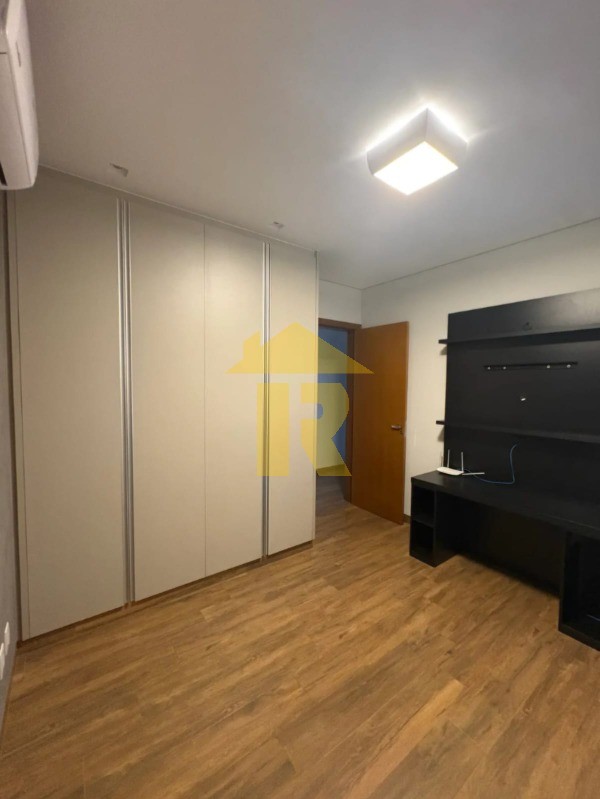 Casa de Condomínio com 3 quartos à venda, 220m² — foto 10 de 24