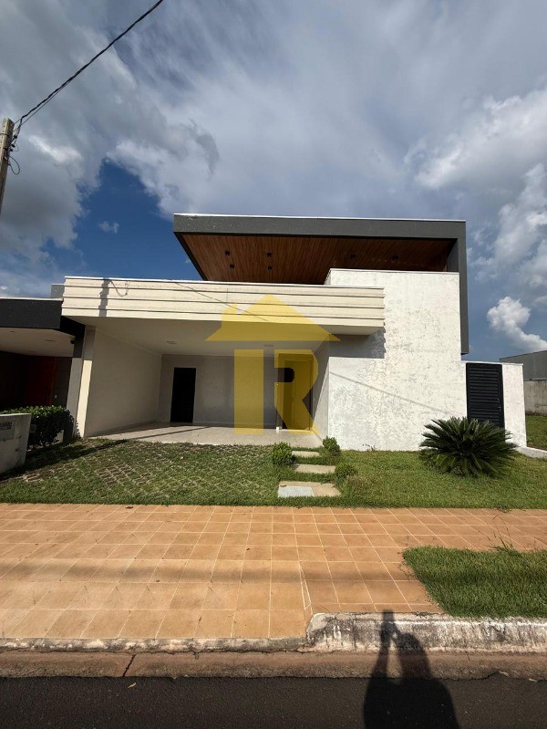 Casa de Condomínio com 3 quartos à venda, 250m² — foto 1 de 40