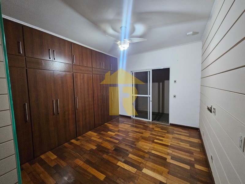 Casa com 3 quartos à venda, 173m² — foto 17 de 27