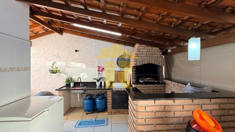 Casa com 3 quartos à venda, 220m² — foto 21 de 39