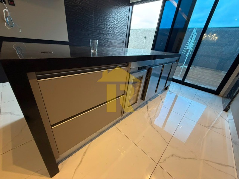 Casa de Condomínio com 3 quartos à venda, 230m² — foto 19 de 32