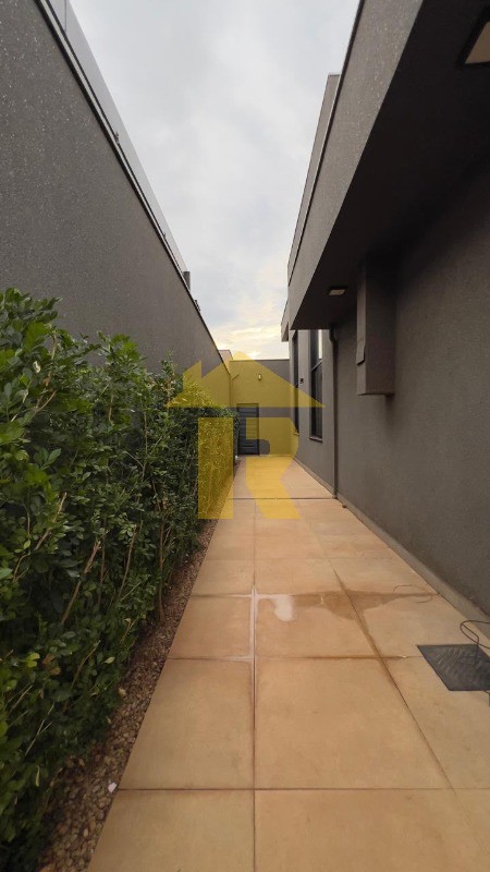 Casa de Condomínio com 3 quartos à venda, 230m² — foto 22 de 32